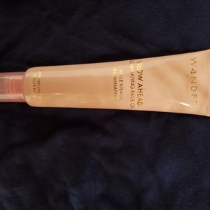 Wander beauty illuminating face oil
